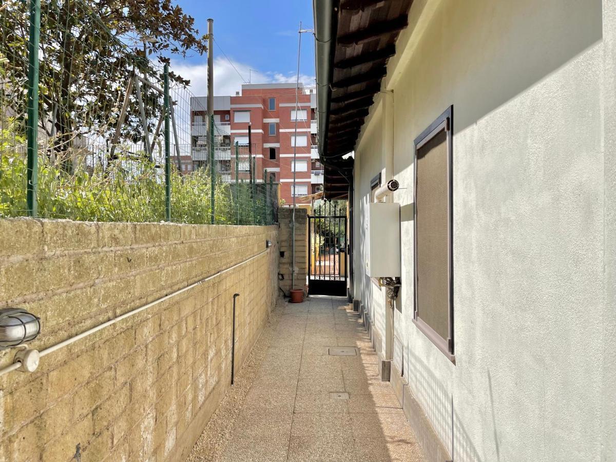 Independent House With Private Patio In Rome Villa Exterior foto